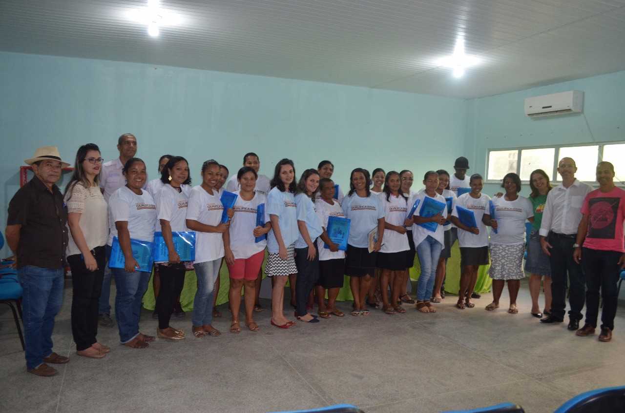 A Prefeitura de Camacã lança Programa Qualifica Bahia para curso de Corte Costura